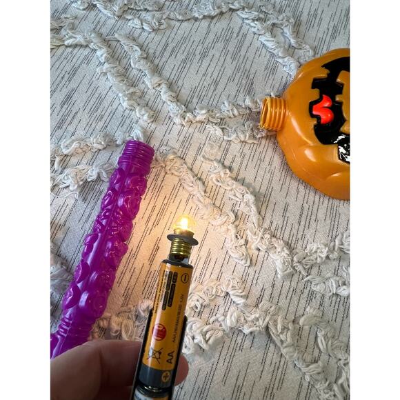 Vintage Halloween 1993 Boo Beams Safety Wand Witch and Pumpkin Tested Works - Picture 8 of 9